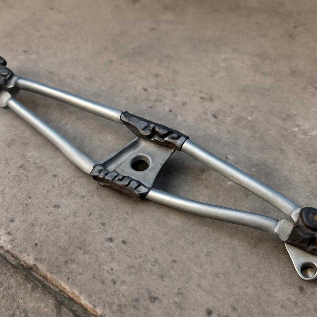 Трапеция стеклоочистителя: смена за одно утро